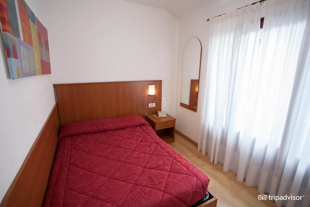 Camera Singola Deluxe con Balcone — Hotel Caprera