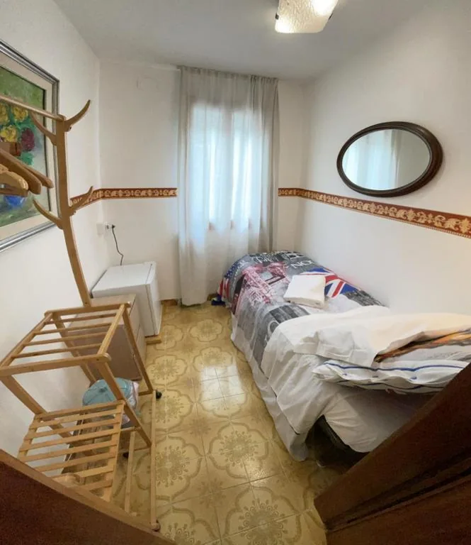 Deluxe Single Room — KING’S GARDEN