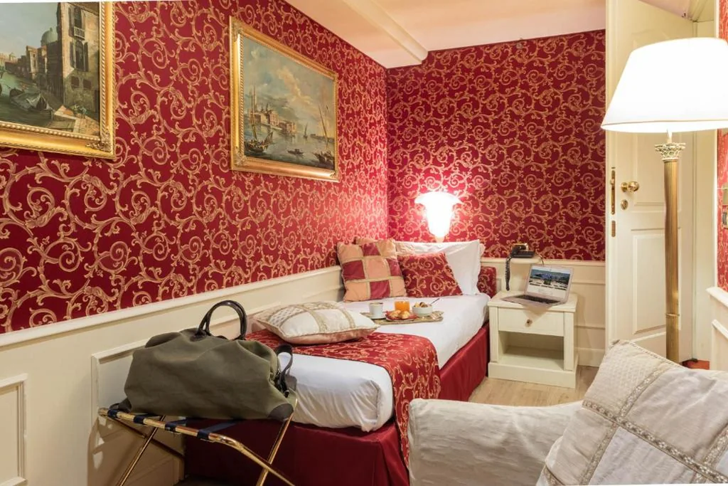 Single Room — Duodo Palace