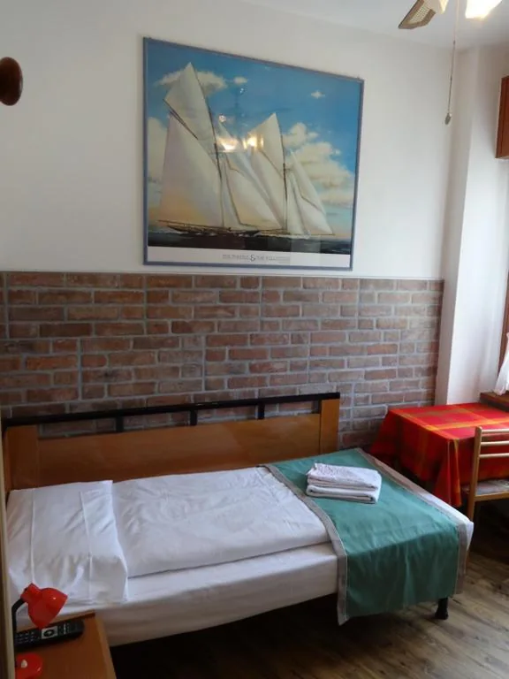 Camera Singola Economy con Bagno Esterno in Comune — B&B Casa Gabriele
