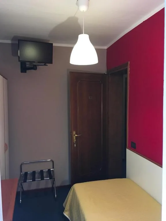 Economy Single Room — Hotel Cortina