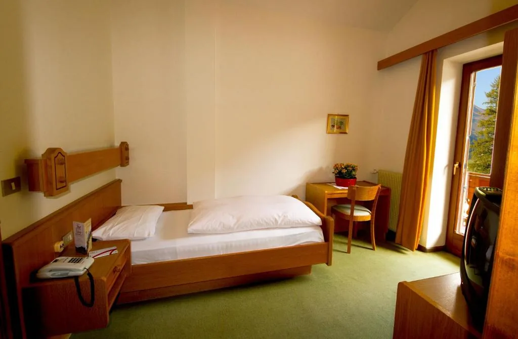 Camera Singola Economy — Hotel Genziana
