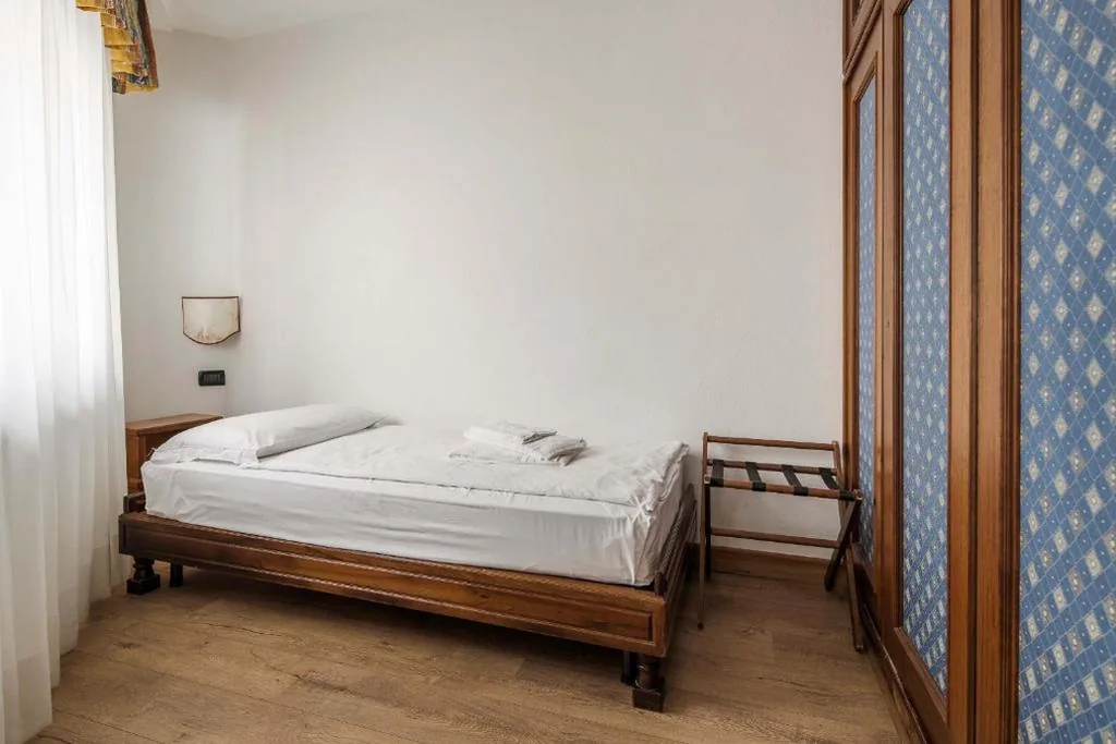 Economy Single Room — Hotel Olimpia