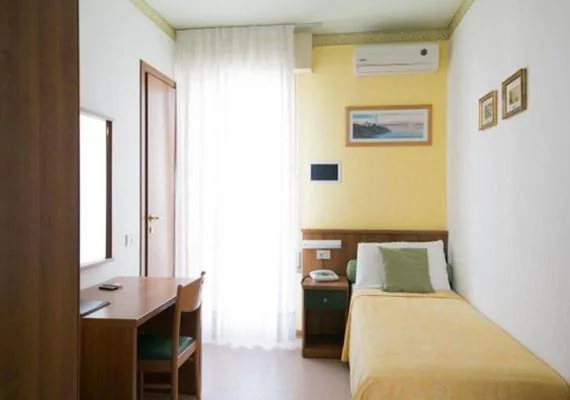 Camera Singola Economy — Hotel Righetto Fronte Mare