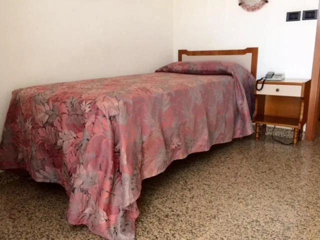 Camera Singola Economy — International Hotel