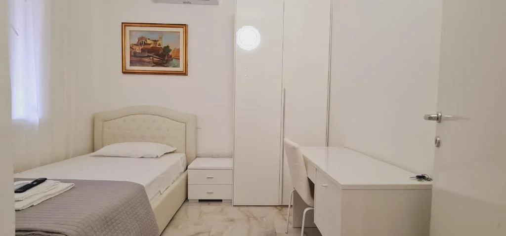 Camera Singola — Farah’s house