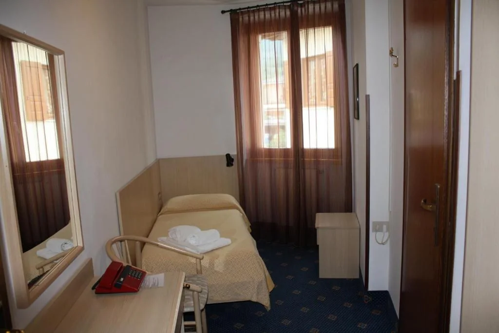 Camera Singola — Garnì Hotel Tignale