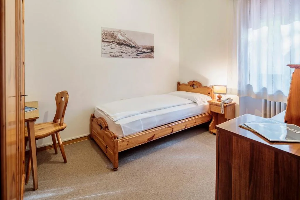 Single Room — Hotel Al Larin