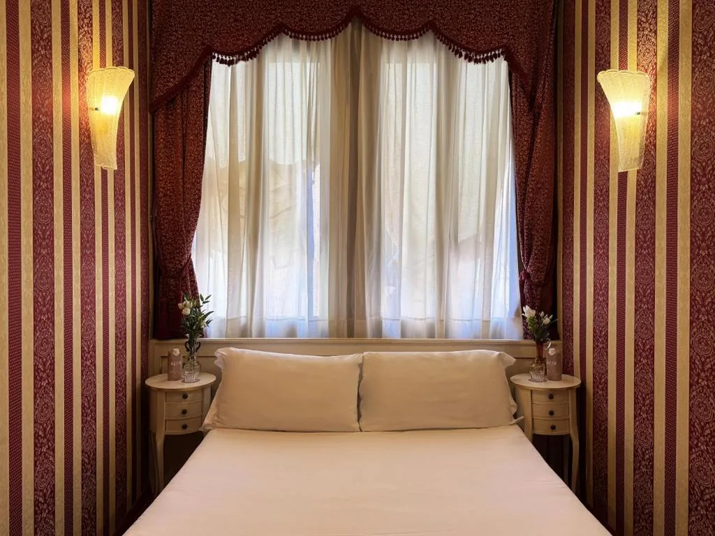 Single Room — Hotel Alcyone
