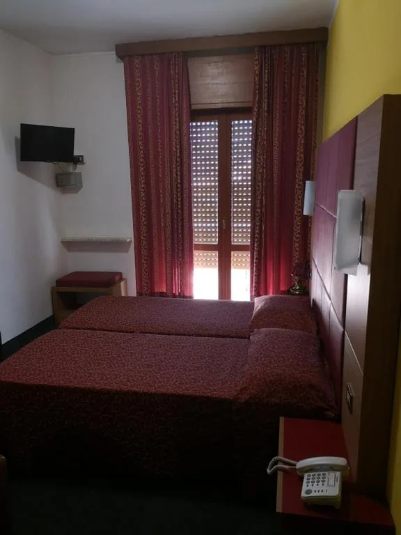 Single Room — Hotel Alpi