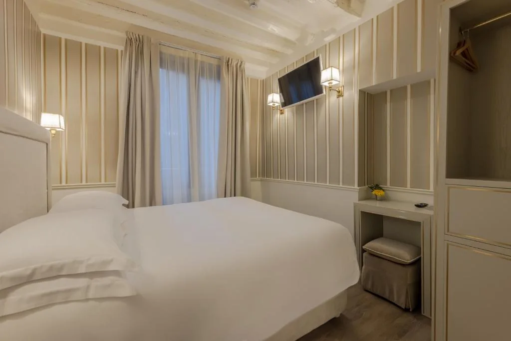 Single Room — Hotel Bartolomeo