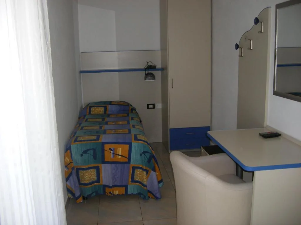 Single Room — Hotel Belvedere