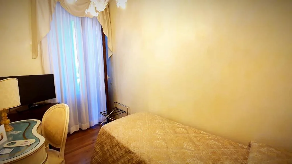 Camera Singola — Hotel Carlton On The Grand Canal