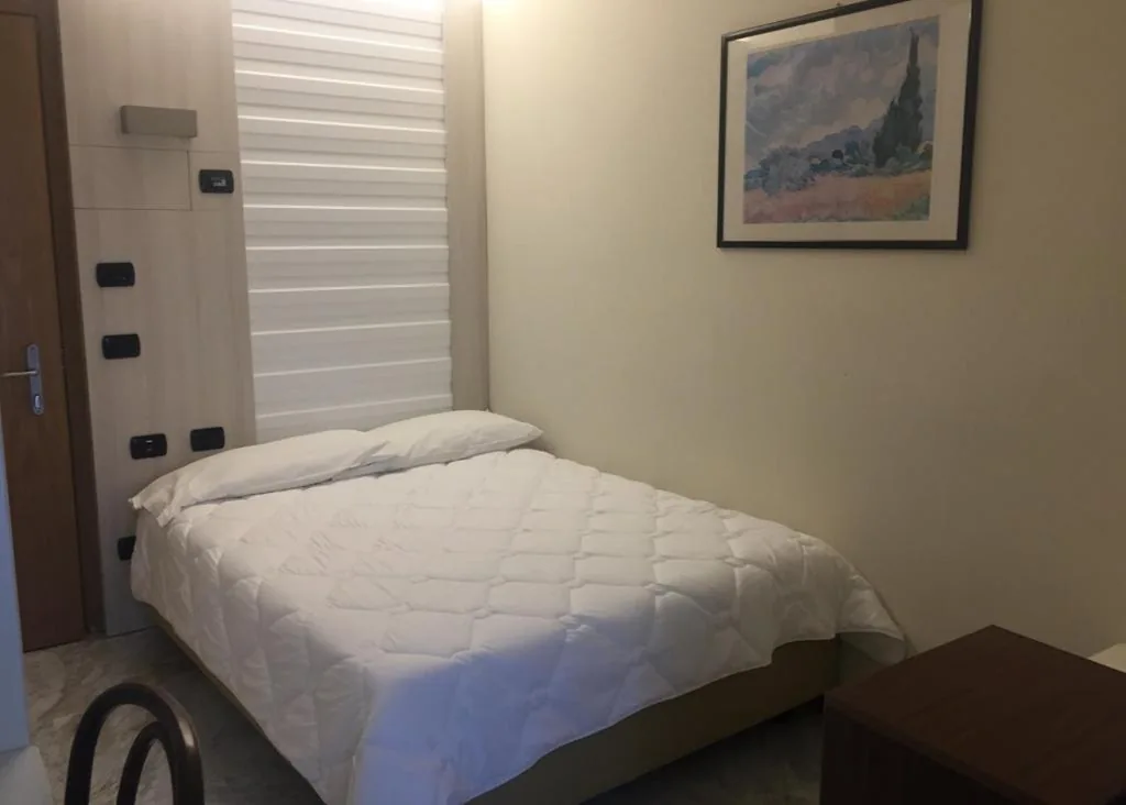 Single Room — Hotel Consuelo