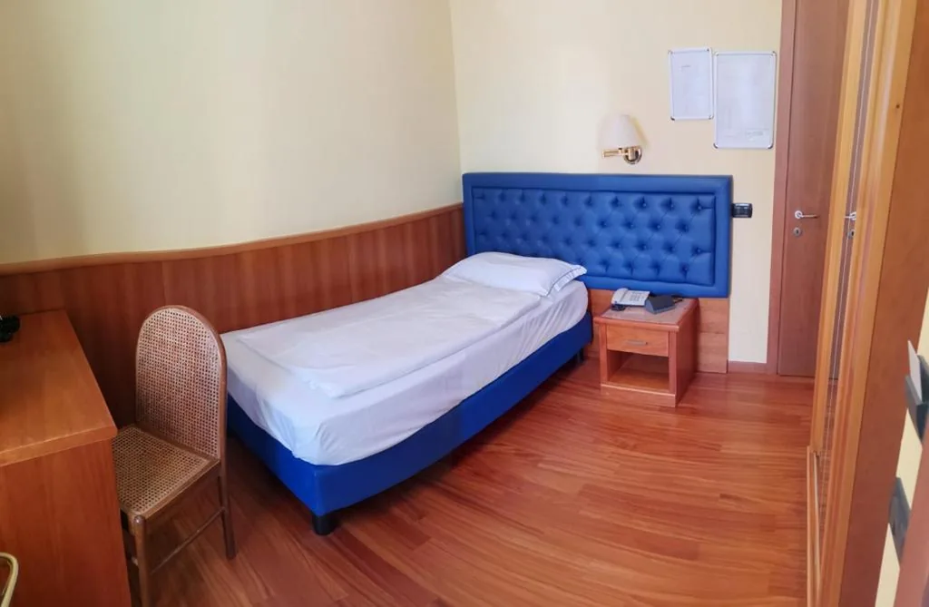 Single Room — Hotel Du Parc