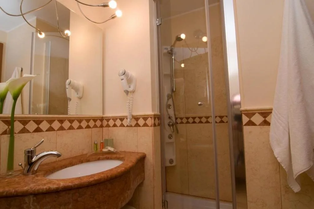 Single Room — Hotel Europa
