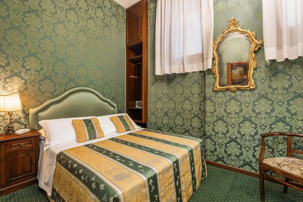 Single Room — Hotel Marconi