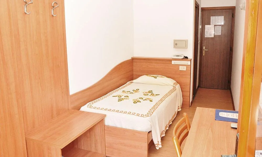 Camera Singola — Hotel Midi