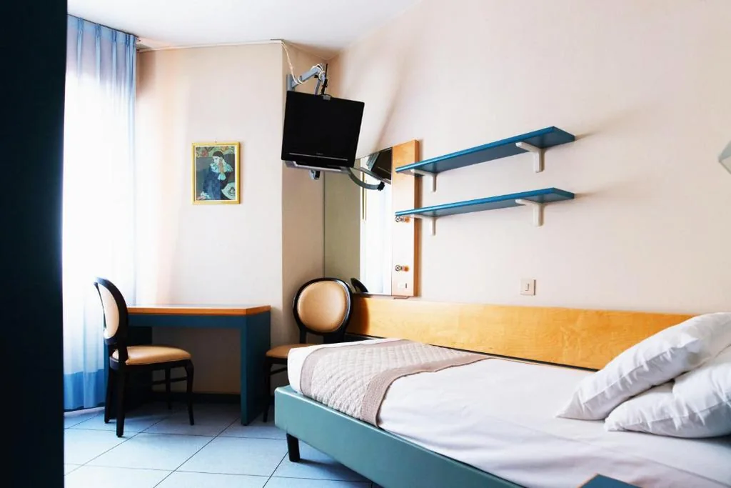 Single Room — Hotel Monaco & Quisisana