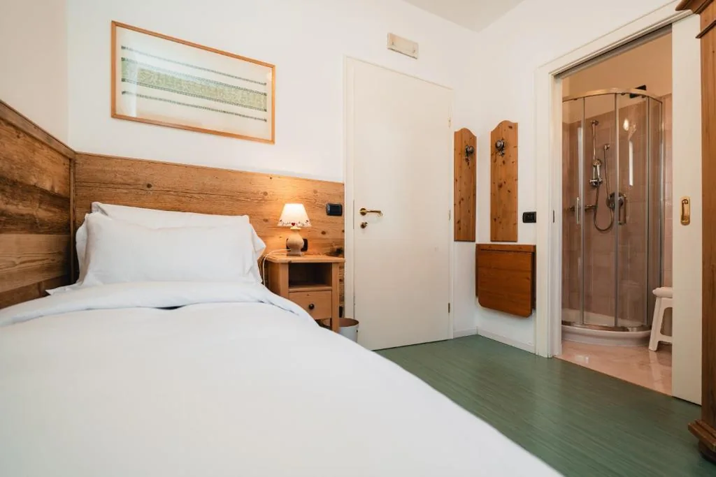 Single Room — Hotel Oasi