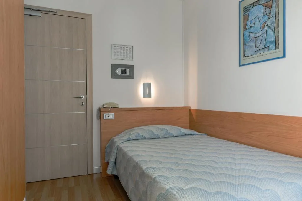 Camera Singola — Hotel Riviera