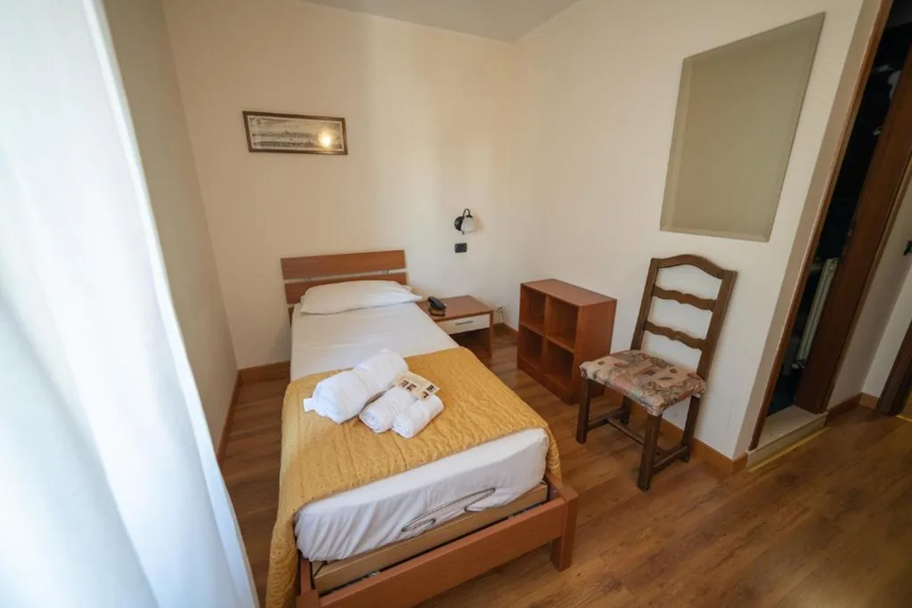 Camera Singola — Hotel Siros