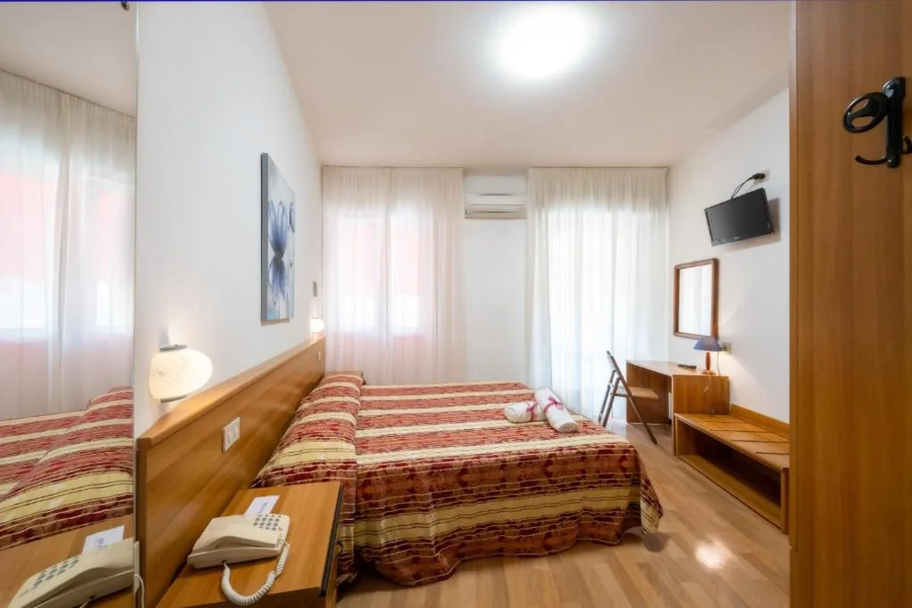 Single Room — Hotel Stoccarda