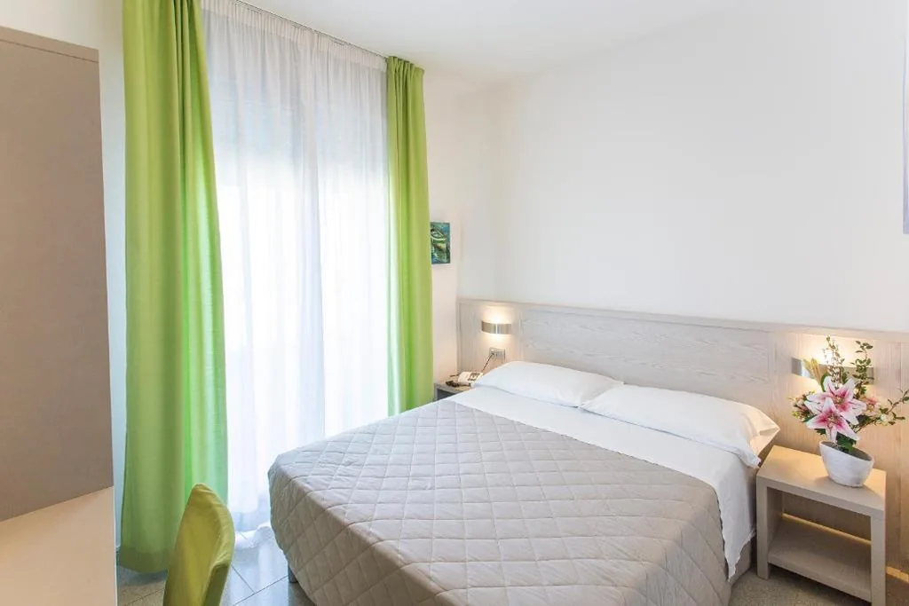 Single Room — Hotel Touring