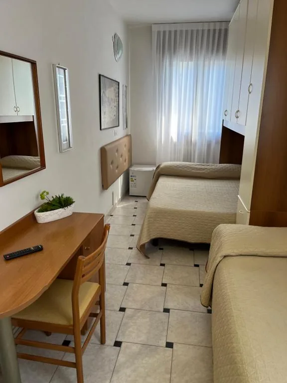 Single Room — Hotel Touring