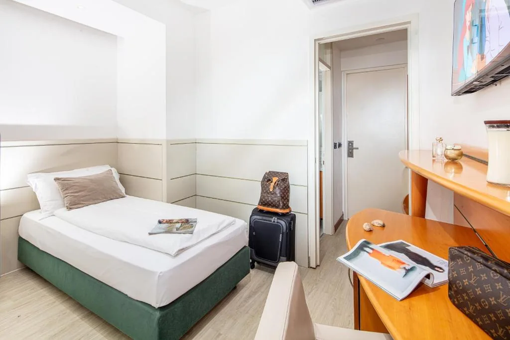 Single Room — Park Hotel