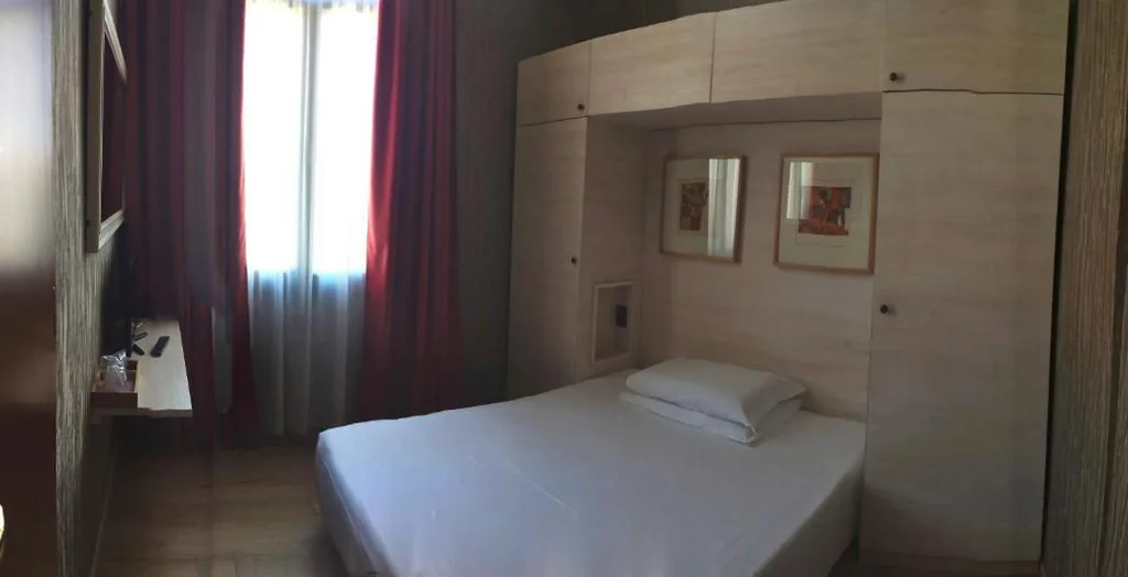 Small Single Room — Hotel Atlanta Augustus