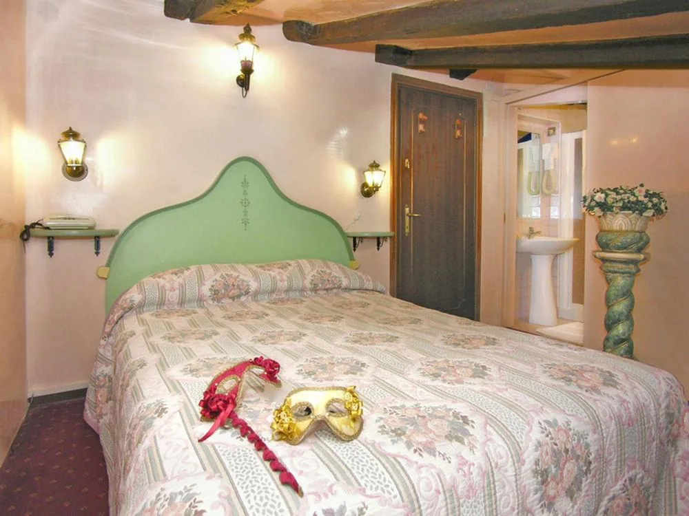 Camera Singola Piccola - Mansarda — Locanda Antico Fiore