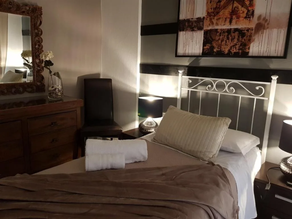 Standard Single Room with Shared Bathroom — 3Jolie