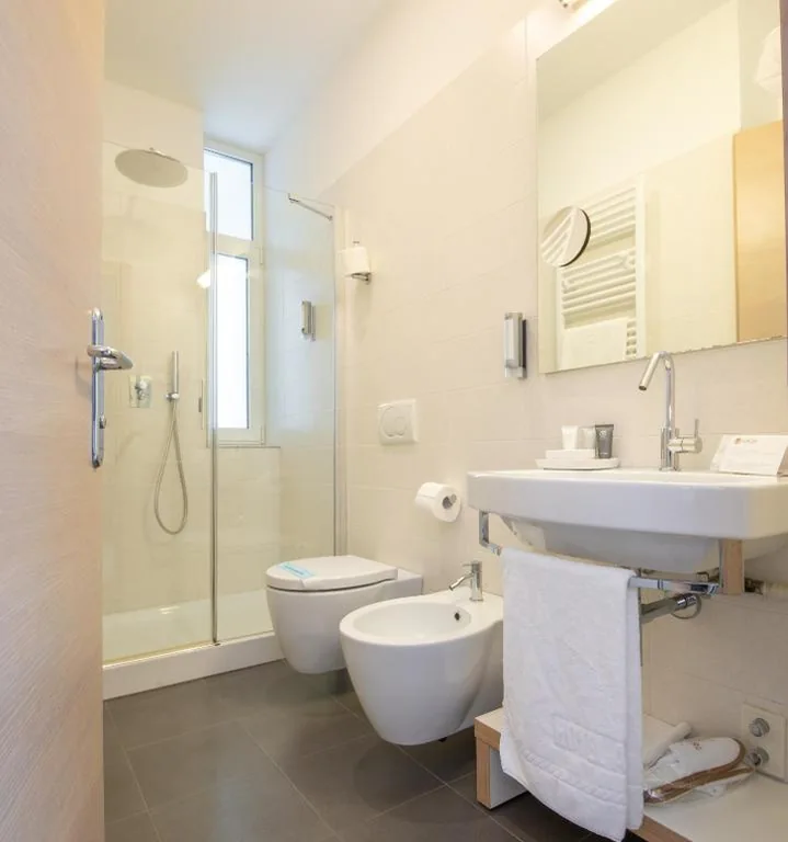 Standard Single Room — Hotel Aurora