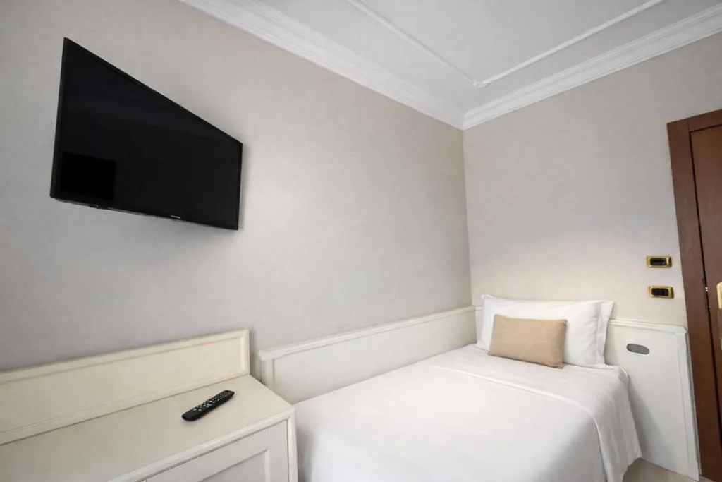 Standard Single Room — Hotel President Venezia