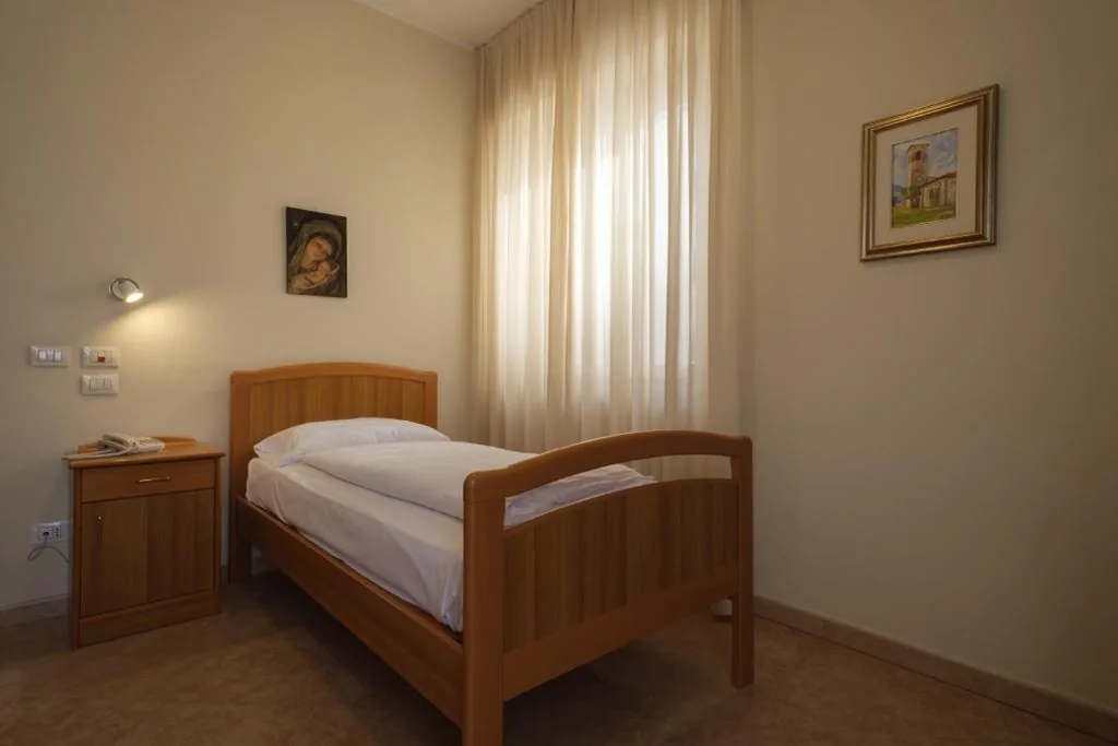 Superior Single Room — Casa Vacanza – Casa del Padre Nascimbeni