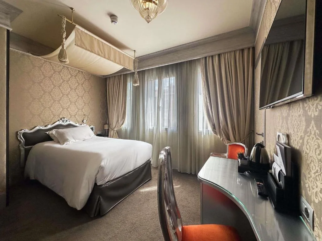 Superior Single Room with City View — Papadopoli Hotel Venezia – MGallery Collection