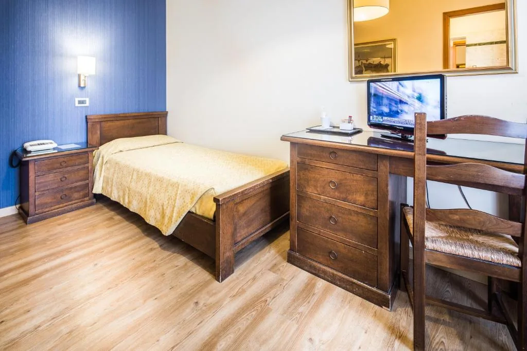 Camera Singola Superior — Hotel Capanna d’Oro