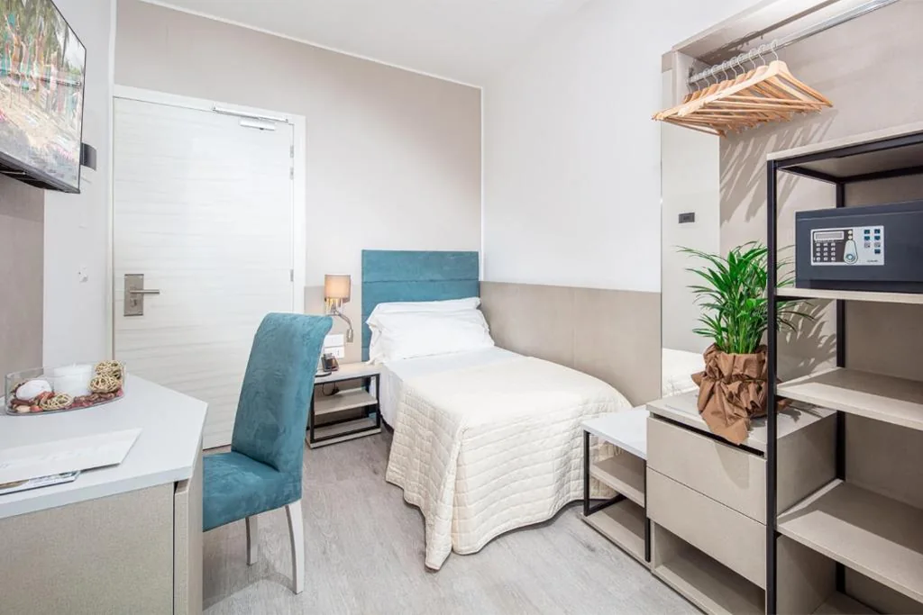 Camera Singola Superior — Hotel Pigalle