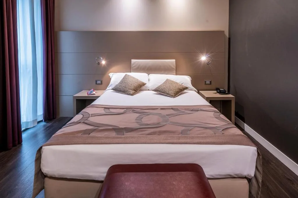 Camera Smart Economy — Smart Hotel Holiday