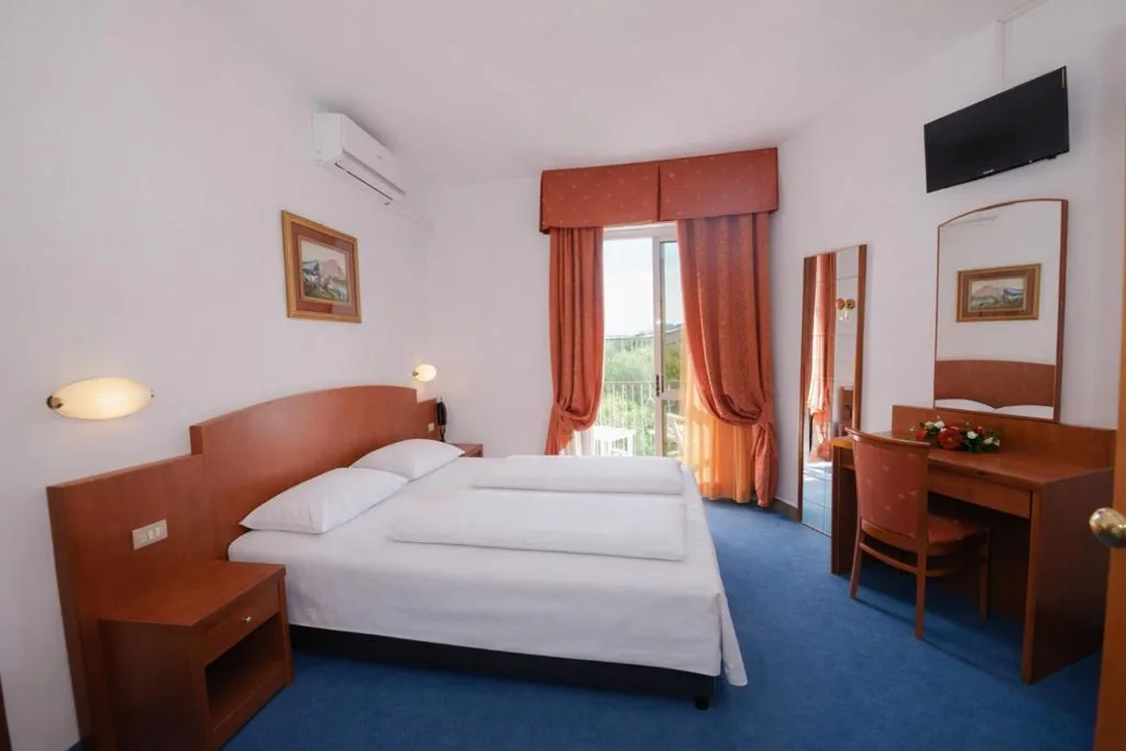 Camera Standard Doppia con Letti Singoli con Balcone — Hotel Garden Limone