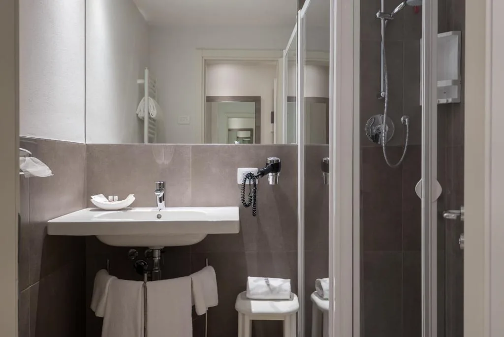 Camera Standard Matrimoniale/Doppia con Letti Singoli — Guesthouse Verona