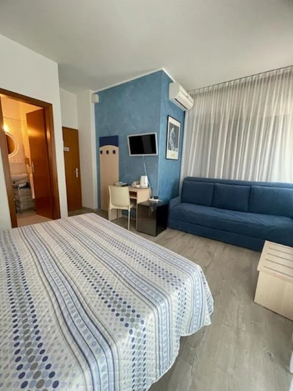 Standard Double or Twin Room with Balcony - Annex — Hotel Alpino
