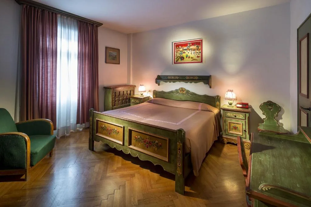 Camera Standard Matrimoniale/Doppia con Letti Singoli con Balcone — Hotel Corona