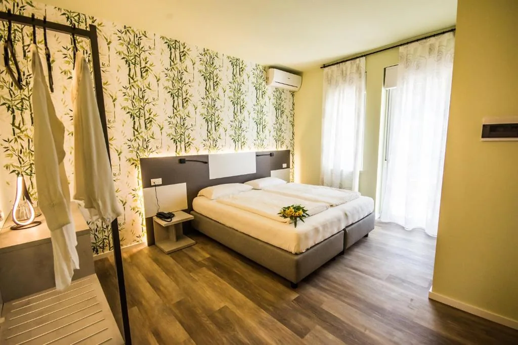 Standard Double or Twin Room — Hotel Eden