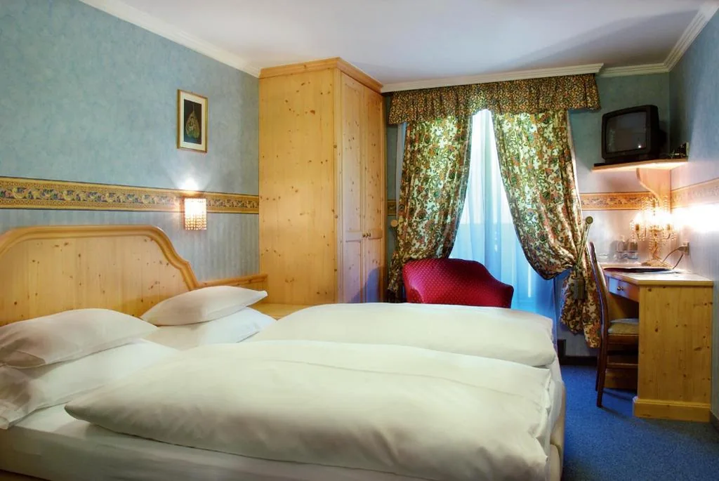 Standard Double or Twin Room — Hotel Evaldo