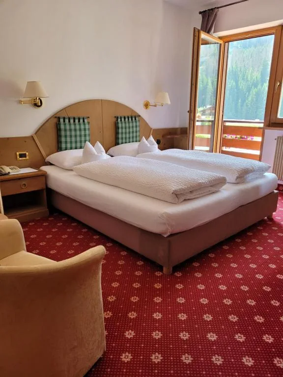 Camera Standard Matrimoniale/Doppia con Letti Singoli — Hotel Garni Royal