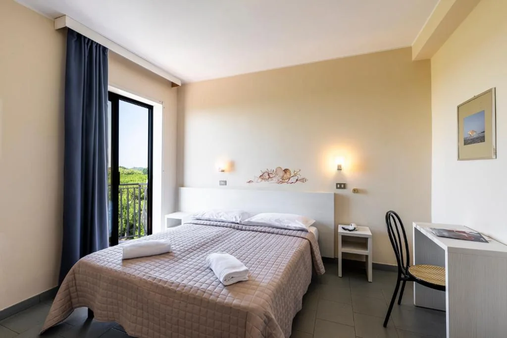 Standard Double or Twin Room — Hotel La Siesta