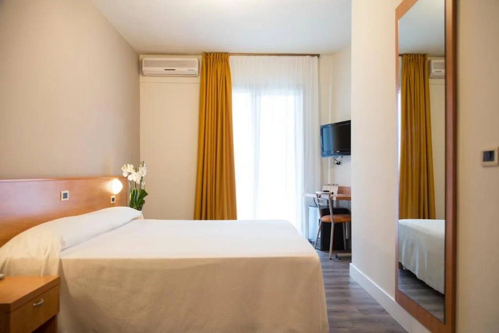 Standard Double or Twin Room — Hotel Royal Village
