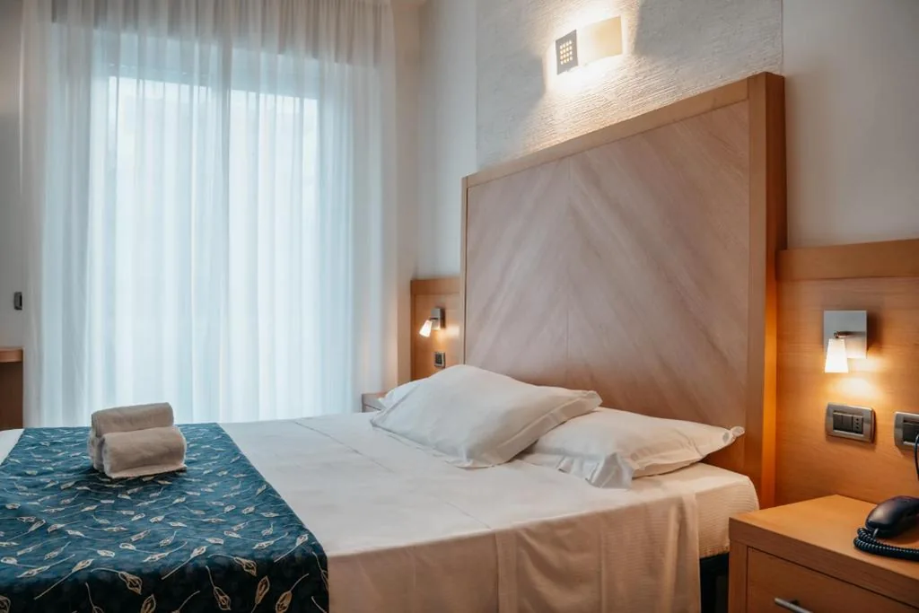 Standard Double or Twin Room — Hotel Tropical